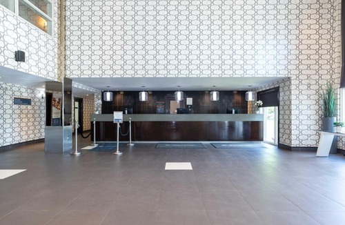 Southeast Calgary Hotel | Sandman Hotel & Suites Calgary South