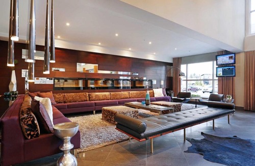 Willoughby Hotel | Sandman Signature Langley Hotel