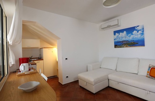 Marchesana Apartment | Schöne Ferienwohnung am Meer by Interhome