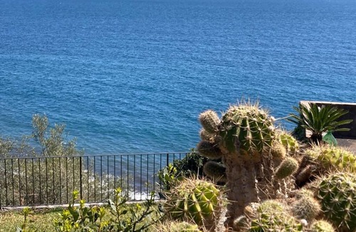 Praiola House | sea view house with Etna behind
