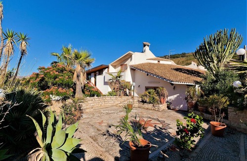 Valderice House | Sea-View Villa with Pool