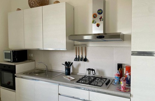 Porticello Apartment | Seafront house Le Finestre Sul Mare with balcony