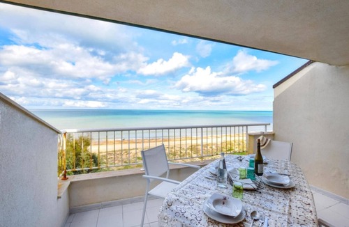 Alcamo Marina Apartment | Seafront stay in Alcamo