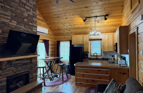 Smith River Cabin | Secluded Romantic Escape near Fairy Stone State Park, Virginia