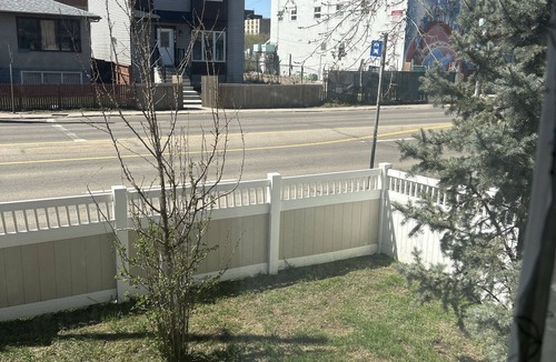 North Central Edmonton House | Secured Private Double Bedroom with Desk & Private Toilet in Downtown Edmonton.