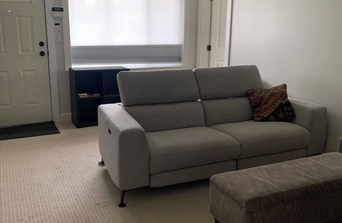 Richmond City Centre Apartment | Self contained suite.Central Richmond close to transit and amenities.