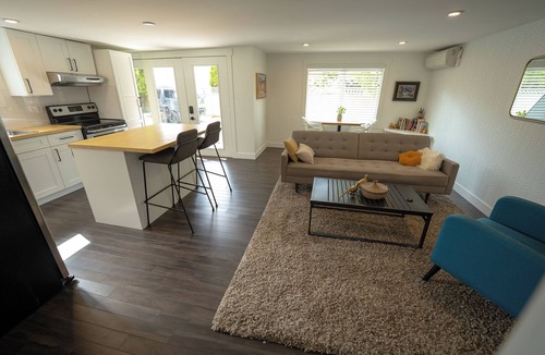 Oliver House | Serenity: Rockcliffe Getaway