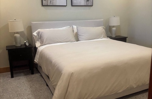 Shawnigan Lake Bed & Breakfast | Shawnigan Hills Guest Suite