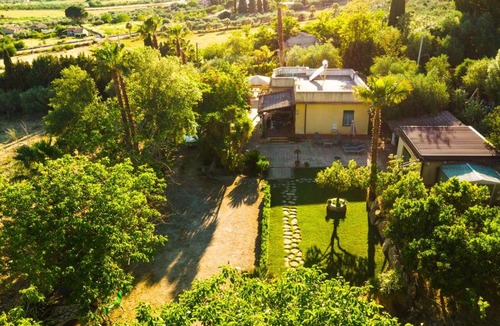 Pietraperzia House | Sicily Authentic Cottage, Outdoor Hot Tub & Century-Old Olive Park, Donna Caterina House