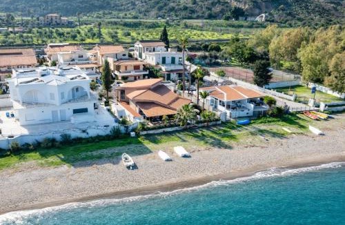 Scala Villa | Sicily Mistral Marinello Villa fronte mare con accesso diretto