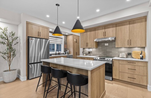 Teepee Town House | Sisters' Summit - Stunning Mountain Views with Private Hot tub, Sauna & BBQ!