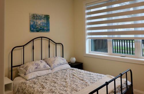 Vancouver South Apartment | SixPine - One bedroom suite