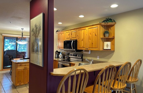 Sun Peaks House | Ski-In/Out to main Lift. Snow Creek Village 3 BR 3 BA. Hot Tub. Walk to village!