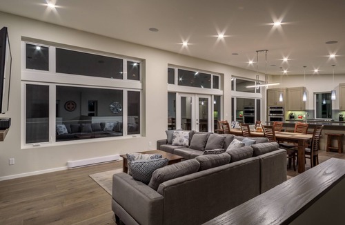 Golden House | SKI-IN/SKI-OUT. Just built, 4 bedroom, 3.5 bathroom modern Town home, sleeps 12
