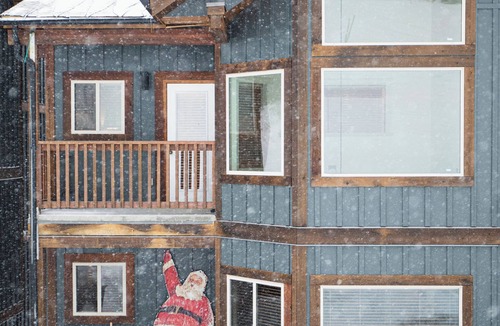 Apex Mountain House | Ski In/Ski out paradise at Apex Resort!