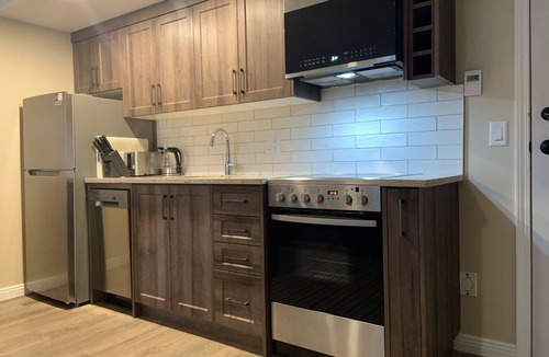 Sun Peaks Apartment | Ski-in|Ski-out, Studio, Sleeps 2, Full kitchen, Snow Creek Village, Sun Peaks