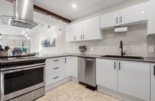 Montgomery House | Skip to the Mountains, Walk Along/Float the Bow River or Dine in Montgomery.