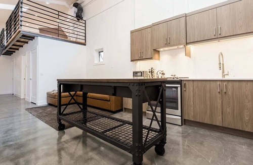 Bridgeland Apartment | Skyline Penthouse | BBQ, Sleeps 8 |