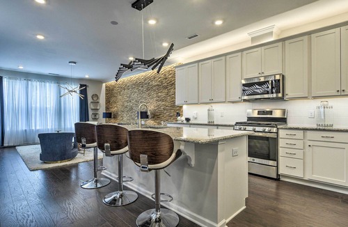 Durham House | Sleek Durham Townhome Near Dtwn w/Balcony!