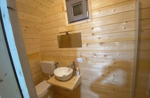 Terracina House | Sleeping in a barrel on the lake