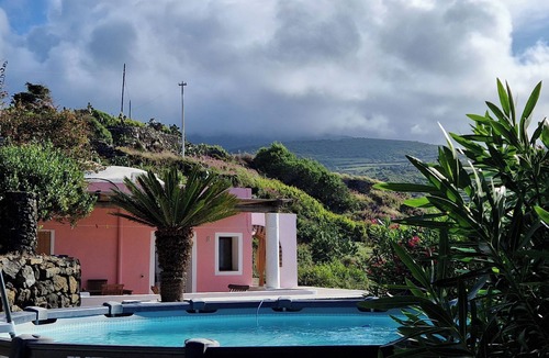 Kamma Apartment | Small dammuso with shared pool and what a view!