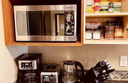 Canmore Condo | Solara Canmore King & Queen beds, 2 bathrooms, Pool/Hot Tub, Parking