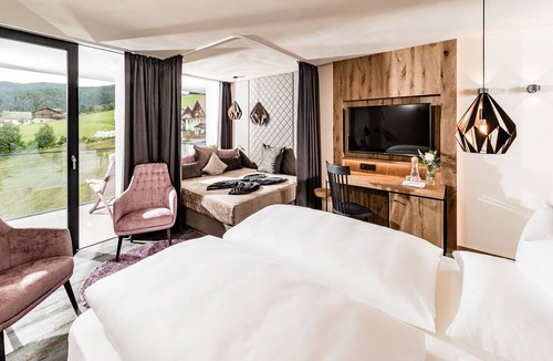 Maranza Hotel | SONNENBERG | Panorama Dolomites Wellbeing