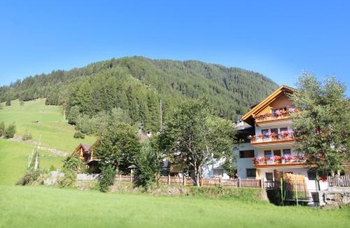 Rio Bianco Apartment | Sonnenschein Panorama Apartments mit Bergpanorama, ruhige Lage, Balkon oder Garten und Zirm SPA inklusive