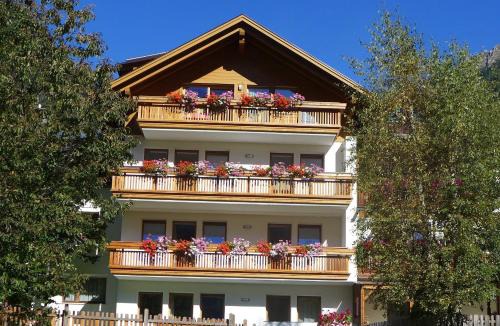Rio Bianco Apartment | Sonnenschein Panorama Apartments mit Bergpanorama, ruhige Lage, Balkon oder Garten und Zirm SPA inklusive