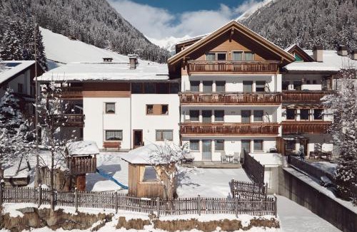 Rio Bianco Apartment | Sonnenschein Panorama Apartments mit Bergpanorama, ruhige Lage, Balkon oder Garten und Zirm SPA inklusive