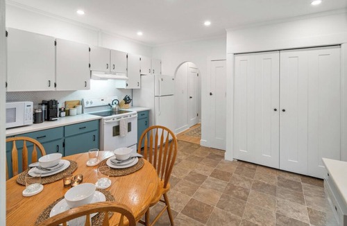 James Bay House | Sophisticated Boho Home in the heart of James Bay