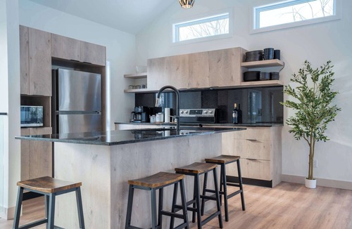Argenteuil Regional County Municipality Ski Chalet | Spa, Pool Table & Comfort | Chalet le Barista