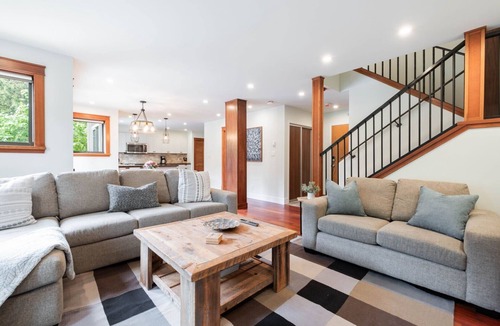 Whistler Condo | Spacious 2BDR on Blueberry Hill | Pets | Complex Hot Tub | BBQ