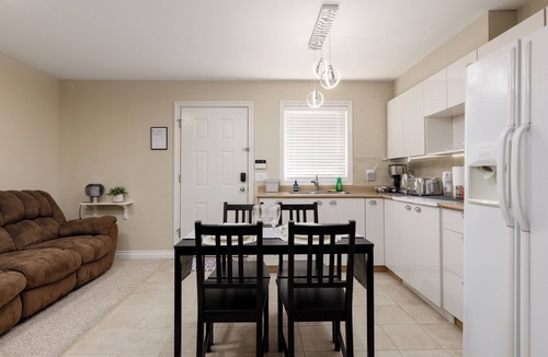 Steveston House | Spacious 2BR/2Bath Suite Near Steveston & YVR