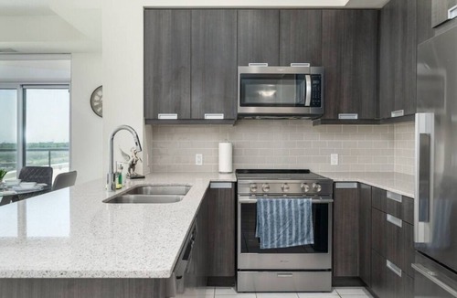 Old Town Apartment | Spacious 2BR Toronto Stay Near St Lawrence Market