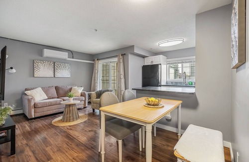 East Village Condo | Spacious 3-Bed Downtown, AC, Heated Underground Prkg, Near Saddledome & Stampede