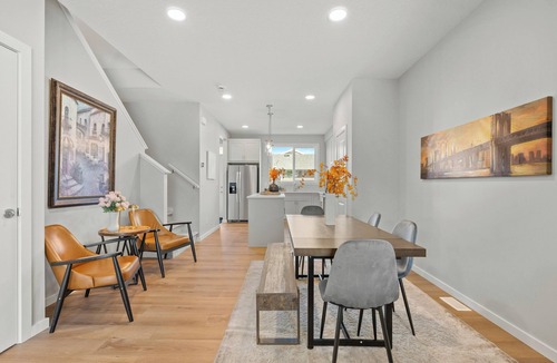 Evanston House | Spacious 3BR Retreat | Sleeps 8 | 15 Min Airport