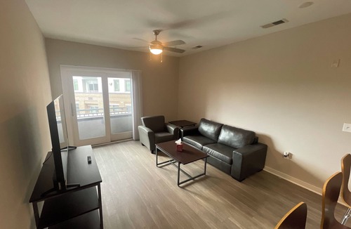 Kayton - Frazier Area Apartment | Spacious 4 Bed/4 Bath Apt in Savannah's Historic District