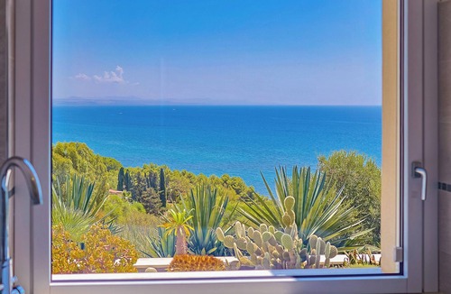 Sciacca Villa | Spacious 4-bedroom Luxury Villa with Direct Sea Access in Sciacca