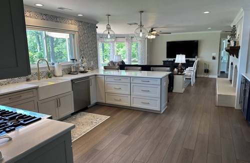 White Stone House | Spacious 4-bedroom house in gorgeous White Stone, Virginia