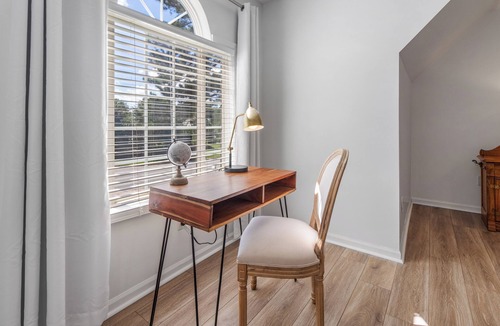 Berkeley House | Spacious 4 bedroom house with AC and WiFi in charming Williamsburg