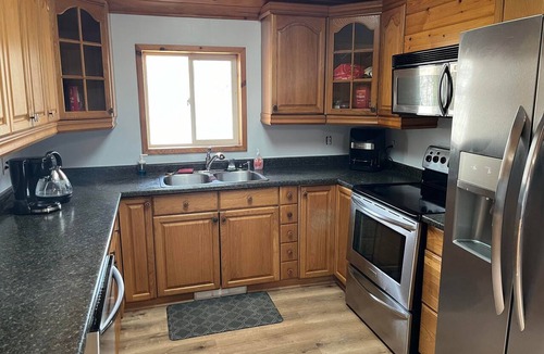 Winnipeg Beach Cottage | Spacious 4 season Cottage. Pet friendly!
