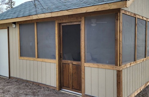 Winnipeg Beach Cottage | Spacious 4 season Cottage. Pet friendly!