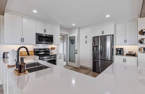 Blooming Point House | Spacious 6 BR Water view home - Sleeps 11 - Private - Near beach