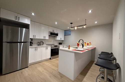 Milton Park Apartment | Spacious and Central Montreal Ap