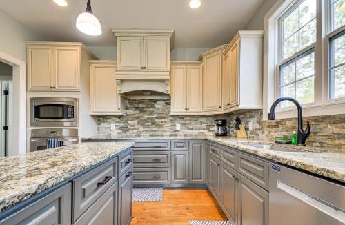 Pinehurst House | Spacious Home w/Fireplace - Near Pinehurst Golf!