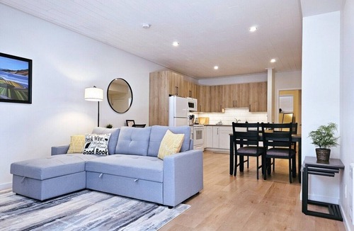 Okanagan-Similkameen Apartment | Spacious modern suite above Dale Meadows