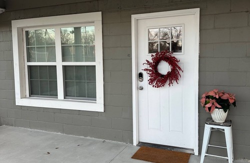 Higgston Cottage | Spacious newly remodeled 2-bed 2 bath - 8 miles from Brewton Parker University