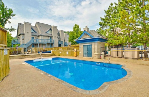 Craigleith Condo | Spacious North Base Condo - Pool, Hot Tub, Tennis