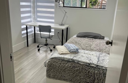 Coquitlam Bed & Breakfast | * “Spacious Sunny Room in Clean Shared Home”